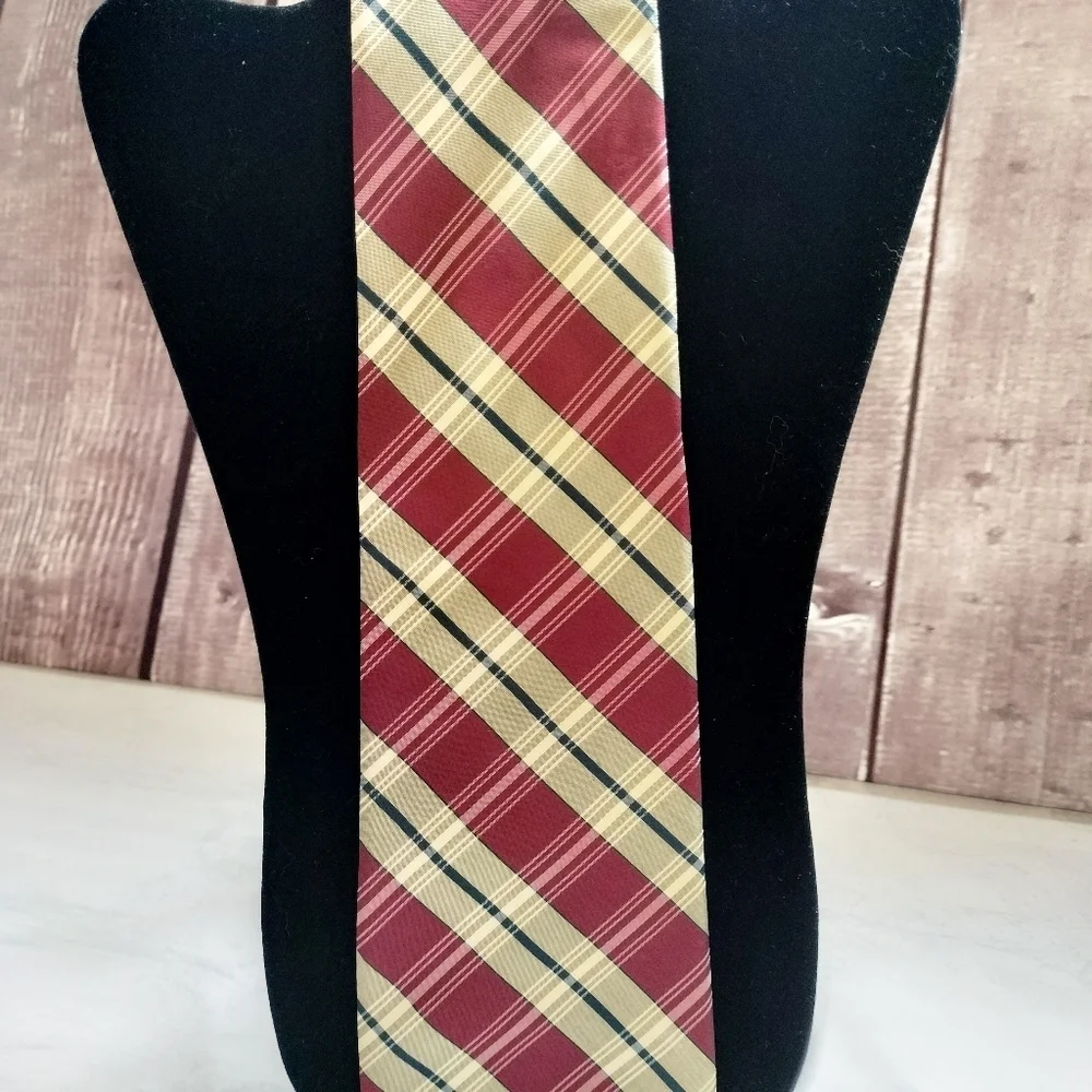 Tommy Hilfiger Red and Cream Plaid Checks Italian Silk Tie Necktie Traditional